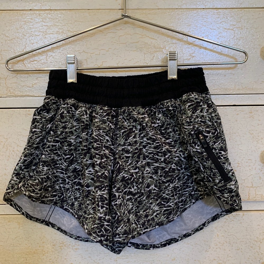 Lululemon Tracker LR Lined 4” shorts